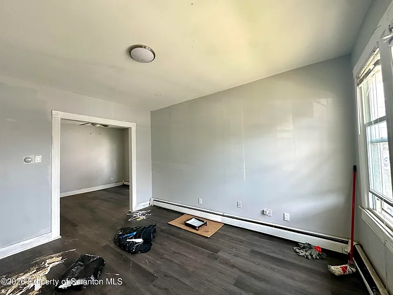 1031 Diamond Ave — Photo 5