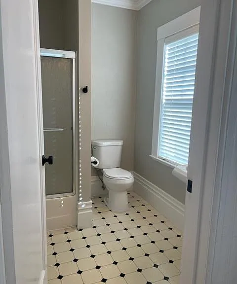 558 Coombs St — Photo 6