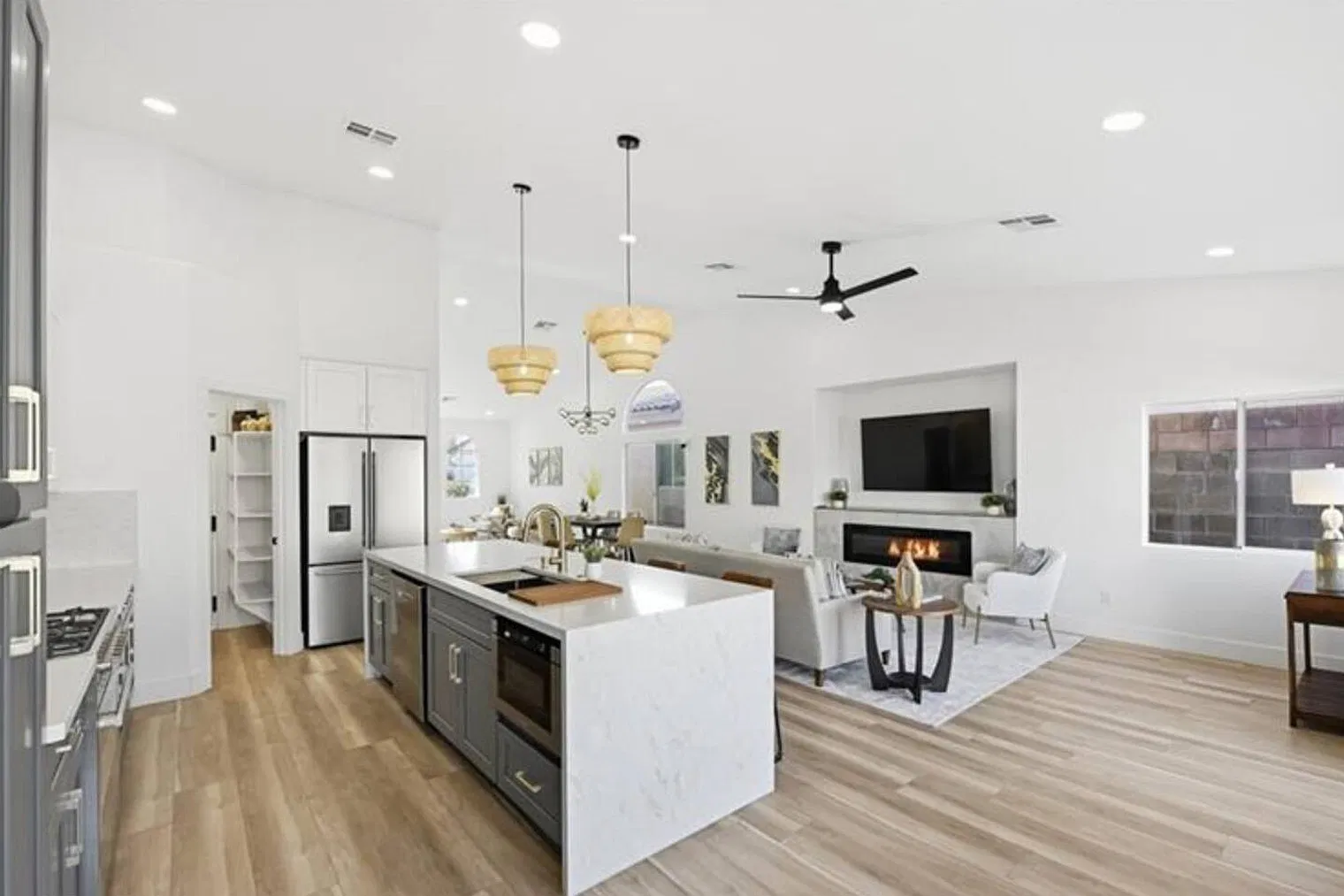 4 bed, 2.0 bath, $5,838 — Photo 4