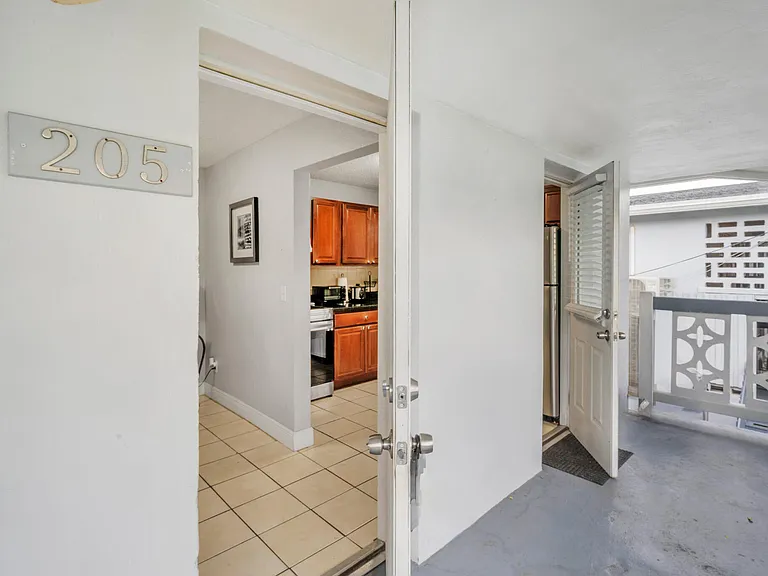 626 SW 14th Ave #205 — Photo 7