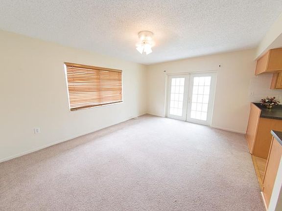 4th image of 2960 Leisure Ct