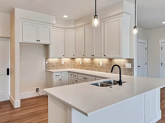 1024 Snowdrop Ct — Photo 7