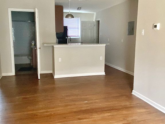 5th image of 3328 Carlotta St APT 4