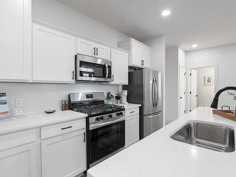 West Heights- BLGD 7 — Photo 10