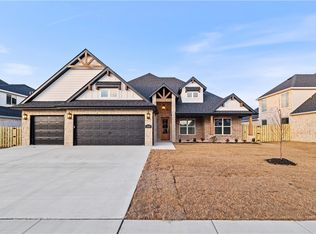 1320 Tiffany St, Centerton, AR 72719