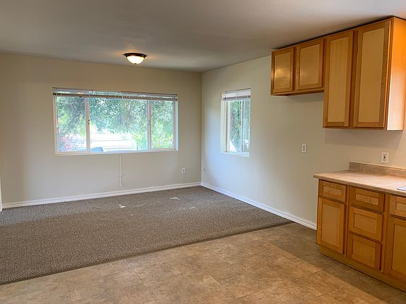 2nd image of 582 Barretta St APT B