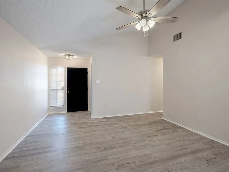 629 Fern Meadow Dr — Photo 11