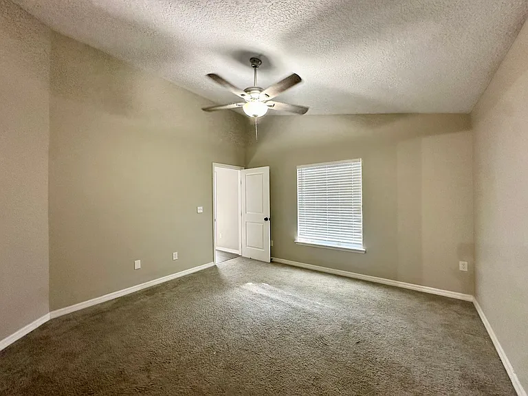 1559 Irishwood Ct — Photo 11