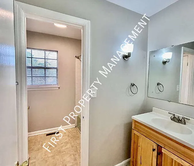 300 Buena Vista Dr #B — Photo 11