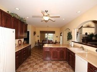 605 E Jefferson St, Philo, IL 61864