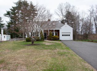 8 Woodruff Rd, West Hartford, CT 06107