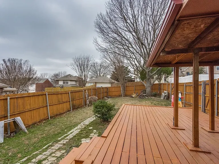 606 Bandera St — Photo 11