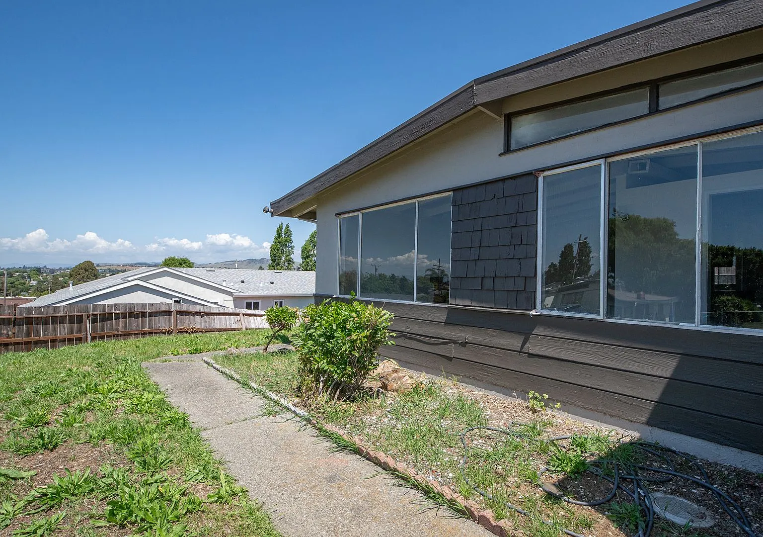 Vallejo's Granada Heights 3BD/2BA Home for Rent! — Photo 3