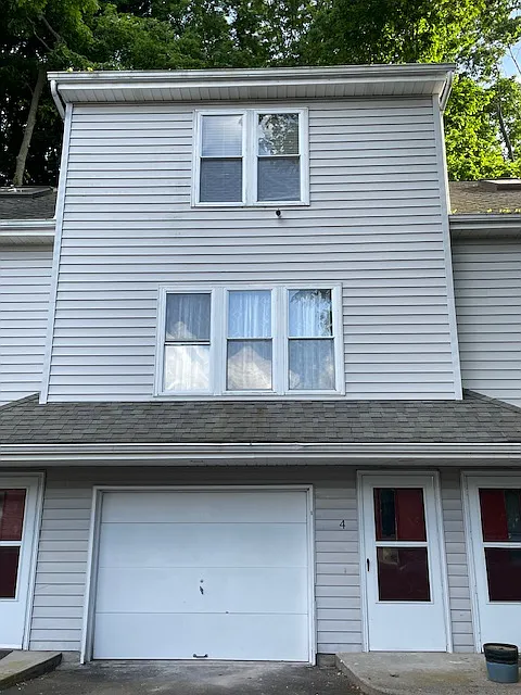 2 bed, 1.5 bath, 1350 sqft, $2,400 — Photo 3