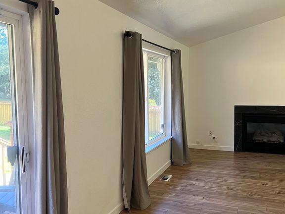 3rd image of 2505 115th Ave SE