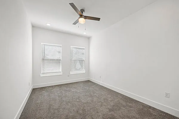 4512 Noble St — Photo 7