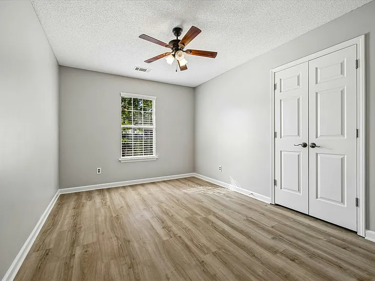 535 Pantherburn Cir S — Photo 17
