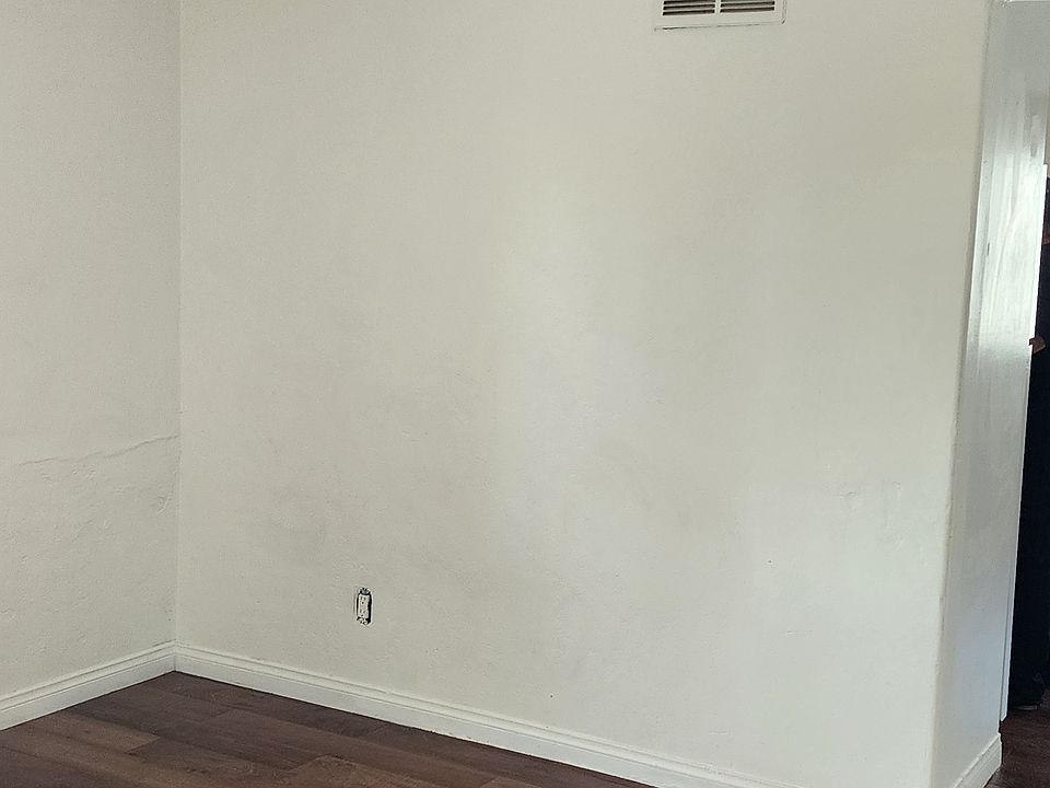 entry to living room