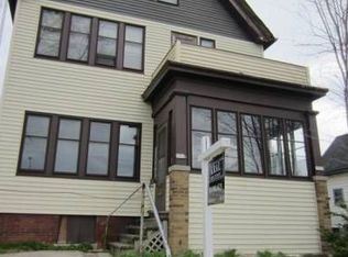 2917 N 8th St, Milwaukee, WI 53206