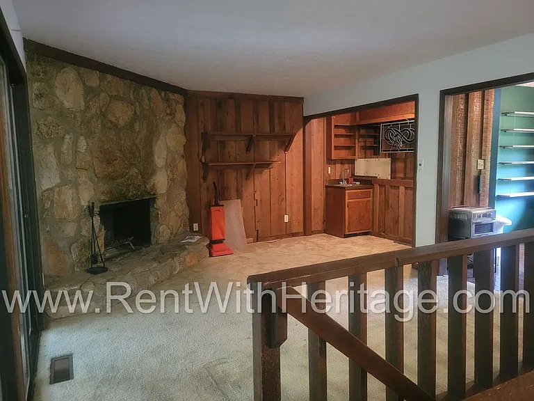 1050 Flamingo Dr — Photo 16