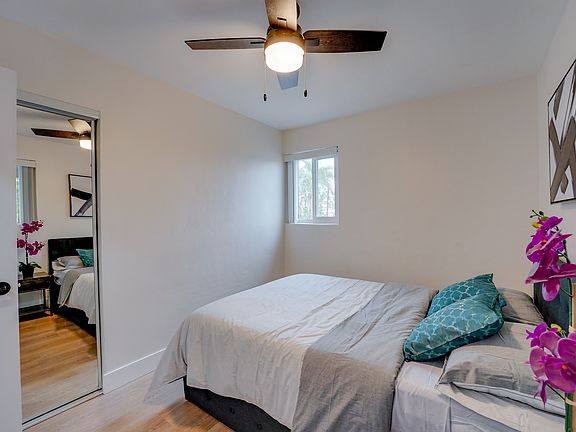 3rd image of 2614 Montclair St #A