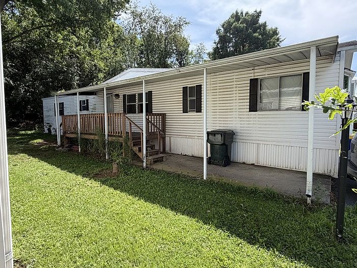 1st image of 329 Bahama Cir