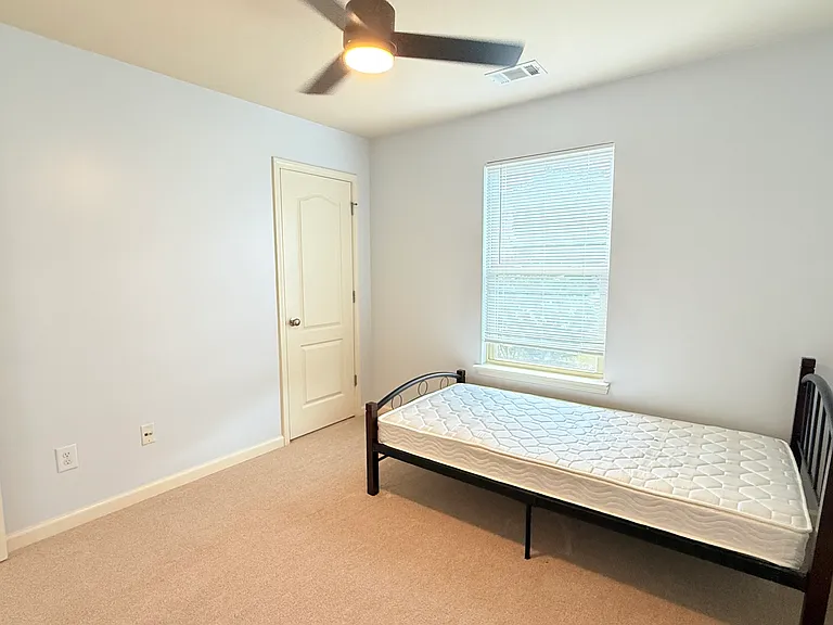 2333 Chancery Mill Ln — Photo 44