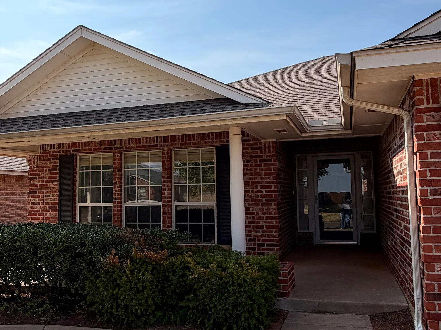 3 bed, 1654 sqft, $2,200 — Photo 2