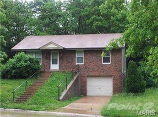 2851 W Pasture Dr, Saint Louis, MO