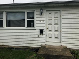 1427 Oakwood Ave, Dekalb, IL 60115