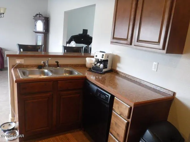 5054 Raintree Cir #B — Photo 3
