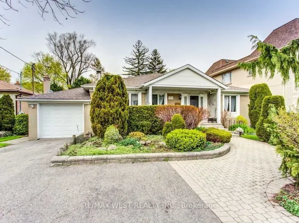 170 Newton Dr, Toronto, ON M2M 2N7