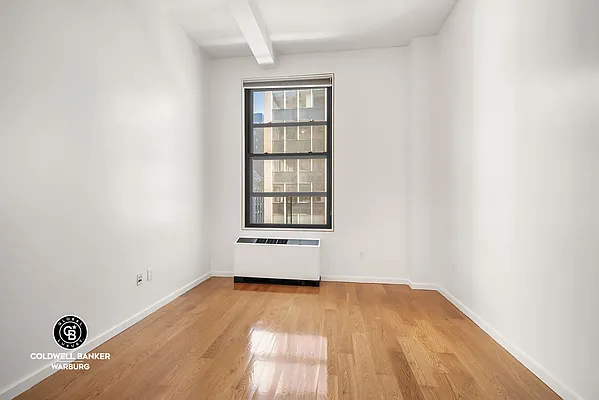 Rented by Coldwell Banker Warburg | media 7