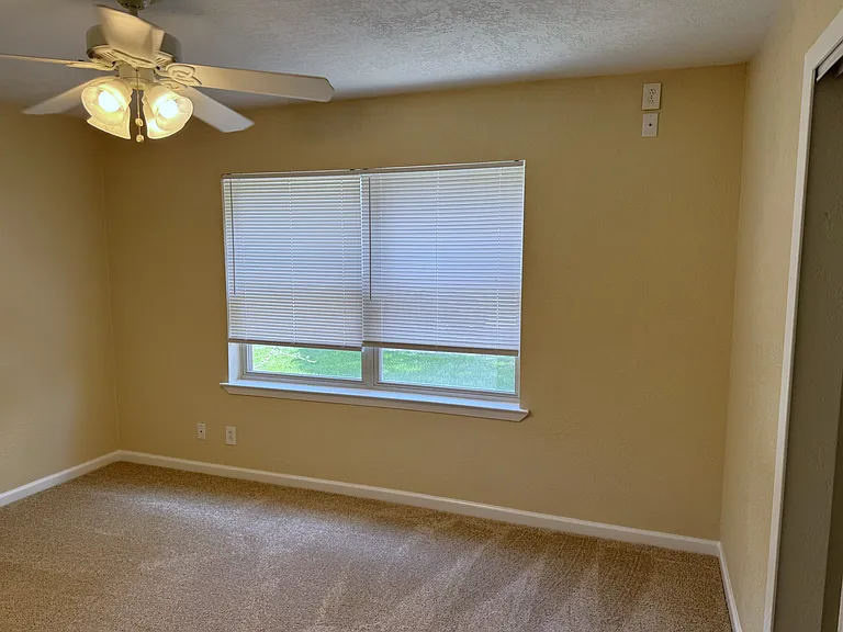 635 Pine St — Photo 13