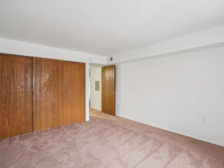 Brookwood Apartments — Photo 17