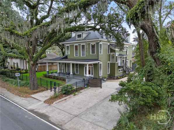 121 E Victory Drive, Savannah, GA 31405