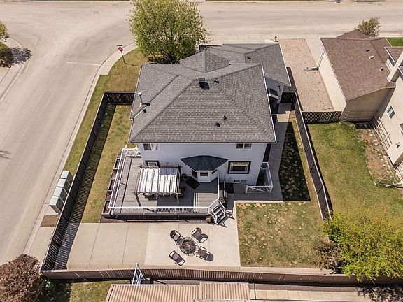2nd image of 116 W Cove Rd