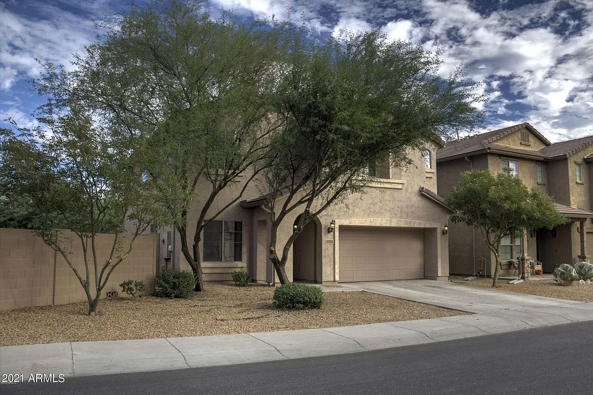 Photo 2 of 15 - 28231 N 25th Dale - Phoenix, AZ Building Photo - 28231 N 25th Dale