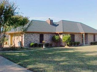 101 Lassetter Dr, Red Oak, TX 75154