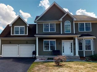 10 Napoleon Dr E, Broad Brook, CT 06016