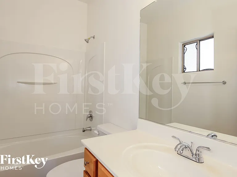 22022 N 29th Dr — Photo 16