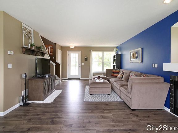 3rd image of 2815 Sunbrook Dr
