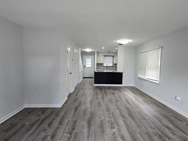 1025 Carolina Rd — Photo 6