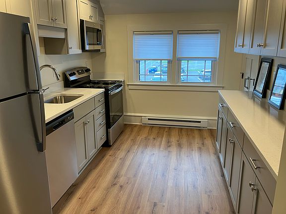 4th image of 124 N Main St #B