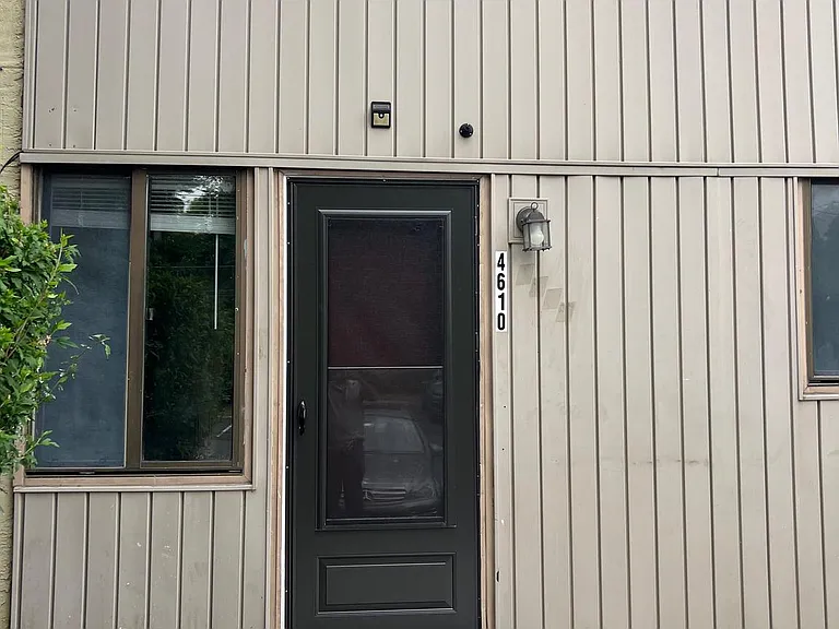 4610 Acton Ct — Photo 2