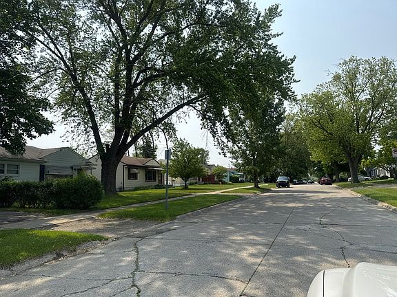 4th image of 12896 Berwyn Ave