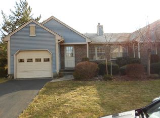 9B Berkshire Dr #B, Monroe Township, NJ 08831