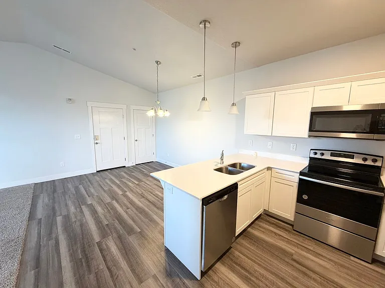 13527 S Hanley Ln — Photo 2
