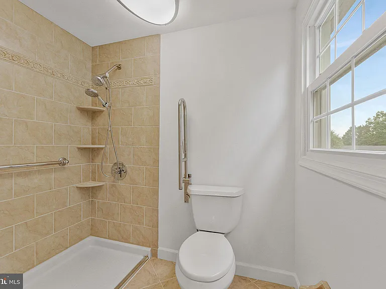 12805 Melvue Ct — Photo 15