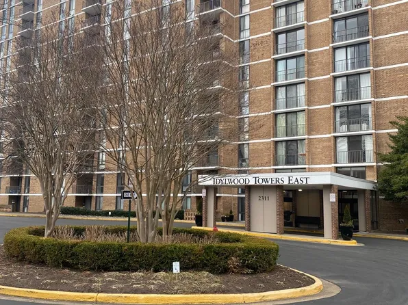 2311 Pimmit Dr APT 708, Falls Church, VA 22043